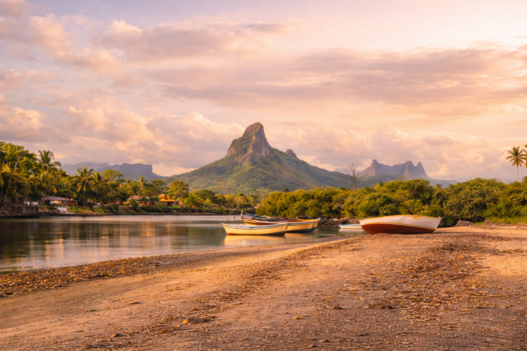 Tamarin mountain range beach